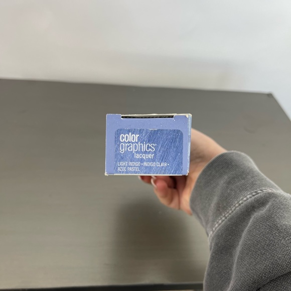 MATRIX COLOR GRAPHICS LACQUER
DEMI
Professional Hair Dye - Picture 2 of 2